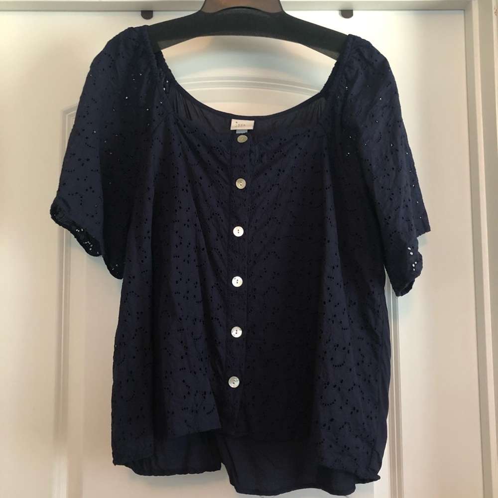 Chic lace blouse